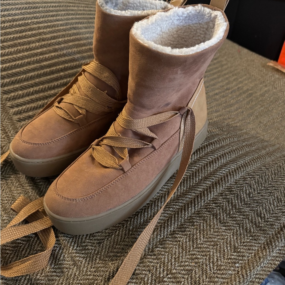 Cozy Brown Winter Boots with Faux Fur Lining